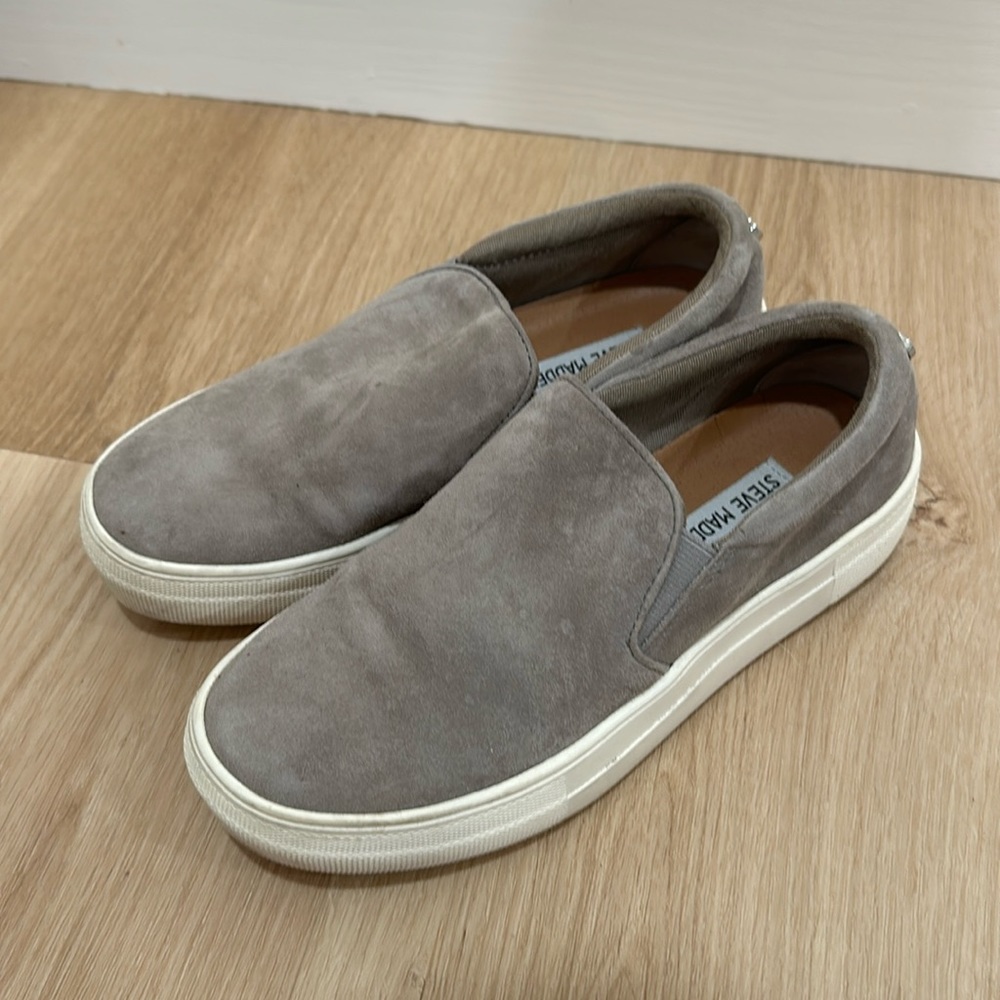 Steve Madden suede leather slip on sneakers gray W6
